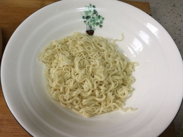 杂蔬肉沫鸡蛋面