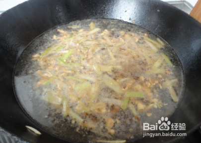 玉盘珍馐值万钱，鸡丝拉面真美味