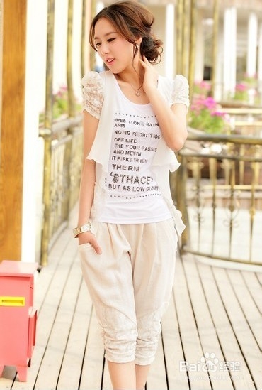 女性t恤怎么搭配才时尚