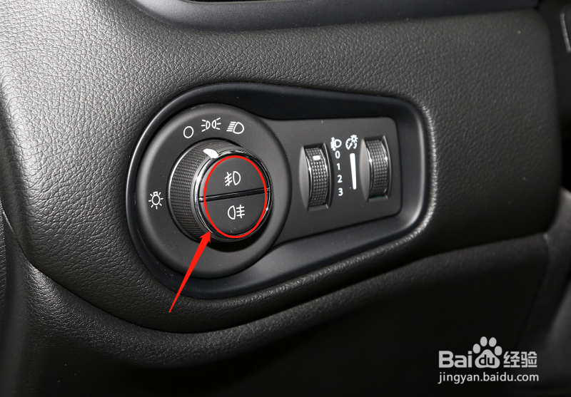 Jeep自由侠车辆灯光如何调节