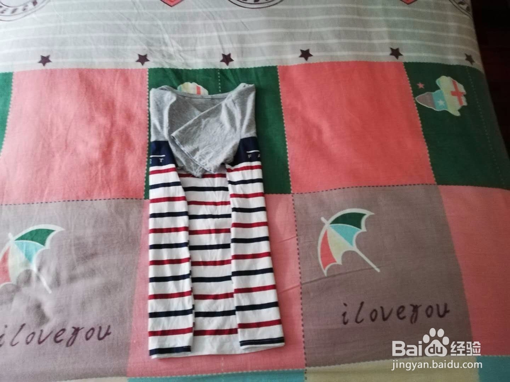 T恤衫怎么叠整齐好看