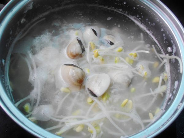 豆芽香芋白贝汤