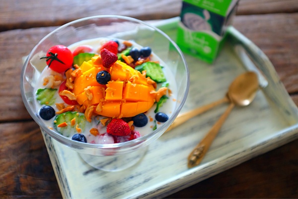 果酱雪顶彩虹杯