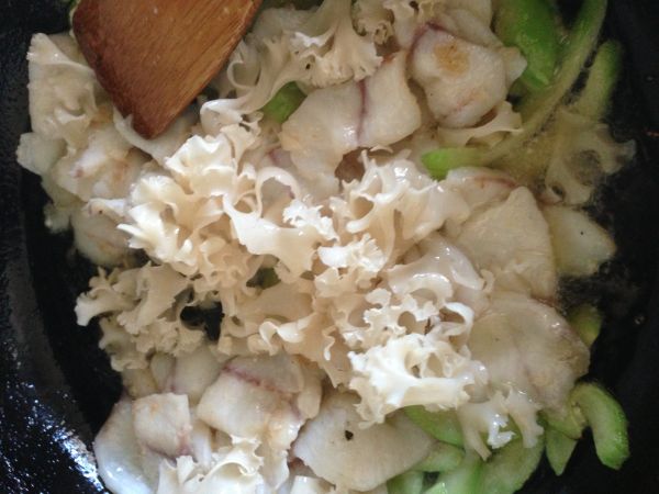 丝瓜何仙菇溜鱼片