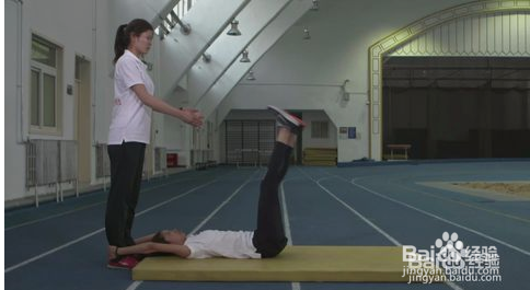 如何提高仰卧起坐个数