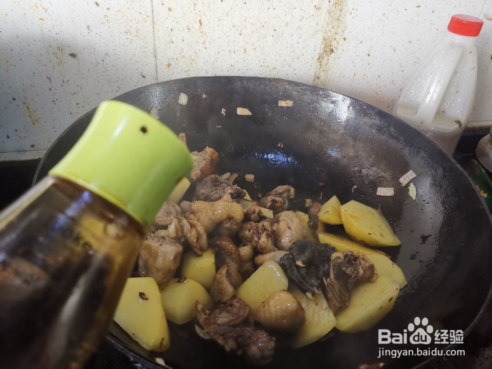 鸡肉炖土豆胡萝卜的做法