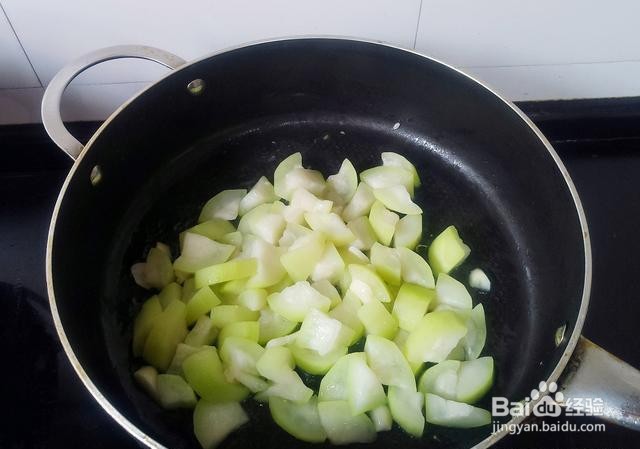 家庭自制瓠瓜青椒炒鸡蛋