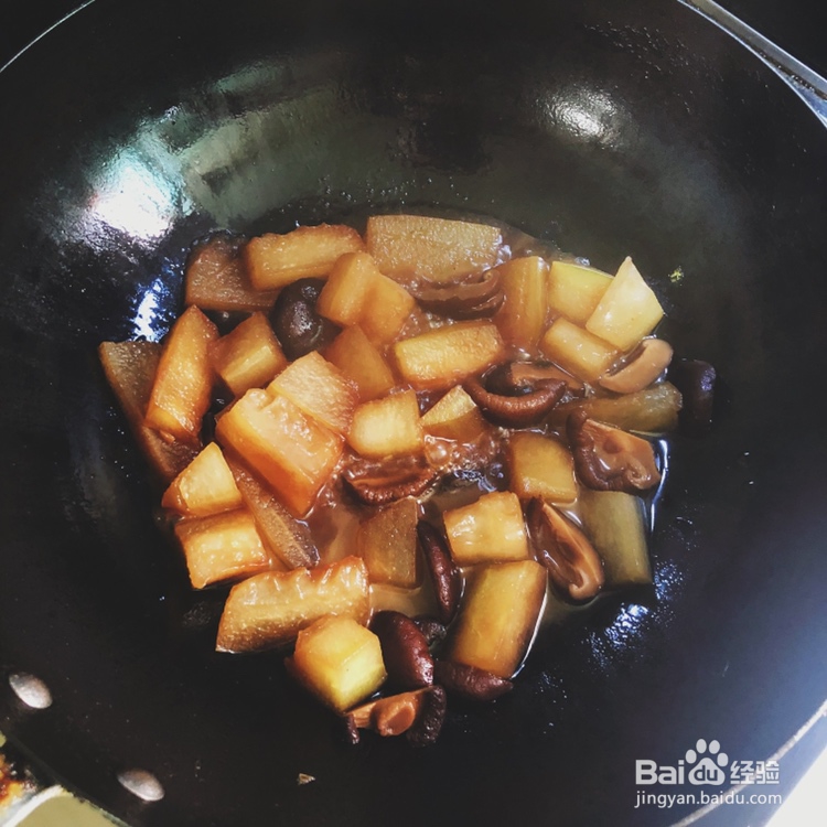 一个人做红烧香菇冬瓜