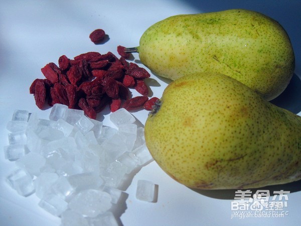 滋润下火之枸杞冰糖雪梨