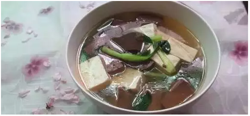 豆腐加一物煮汤,补血护肝