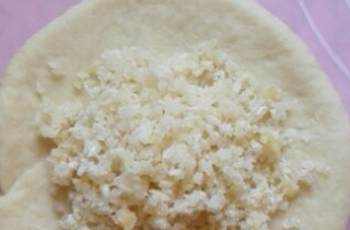 奶油蝴蝶结椰蓉面包的做法