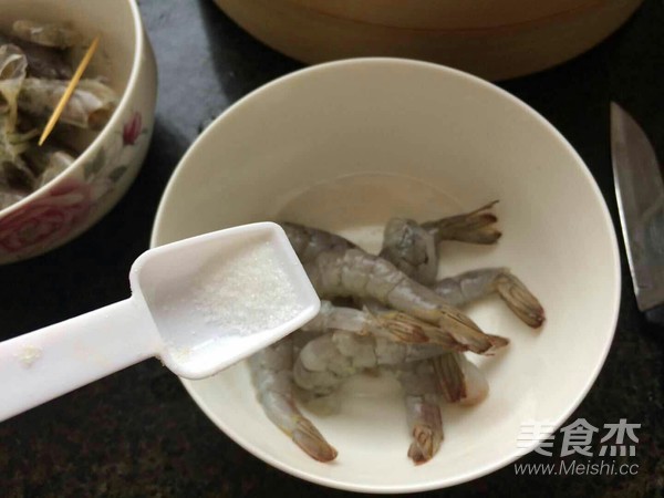 丝瓜蒸虾盅的做法