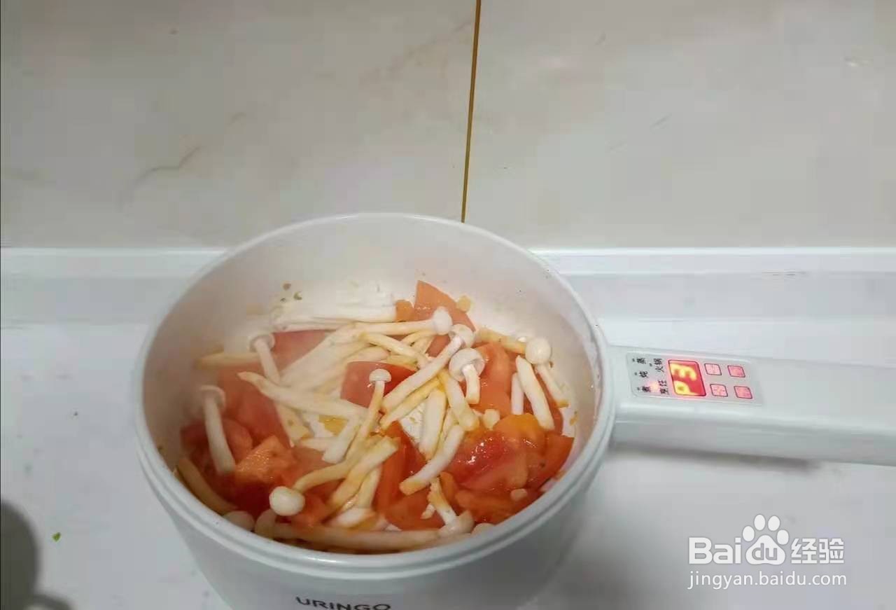 木鱼花菌菇粉丝煲的做法