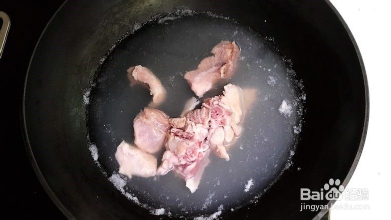 砂锅脊骨鲜藕汤