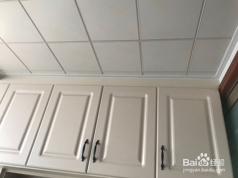 不装吊顶如何装饰得简约美观?