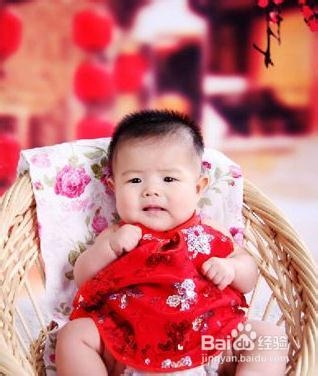 如何才能减少宝宝吐奶