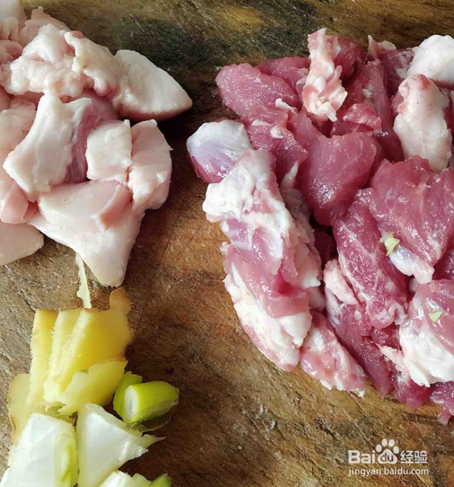 美味的猪肉炖粉条的制作方法