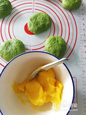 如何制作金沙奶黄软欧包