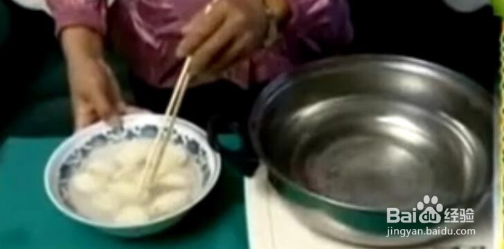 煮速冻饺子不破的好方法,小窍门