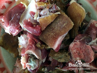 风萝卜蹄花汤的做法