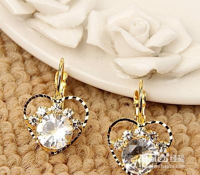 三八妇女节男性可以送什么礼物？