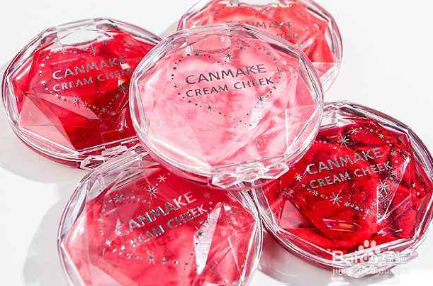 化妆的时候会用到腮红膏,怎么样来用腮红膏呢?