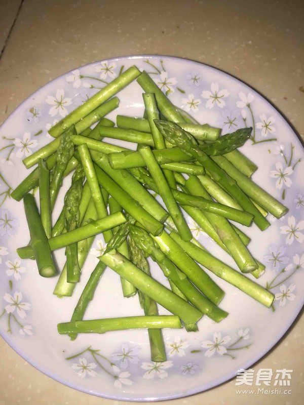 凉拌芦笋的做法