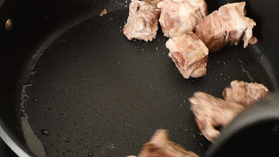 飘香排骨焖饭的做法