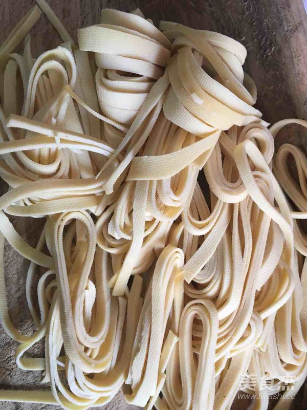 凉拌豆皮的做法