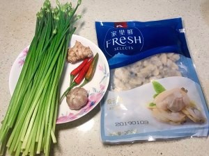 教你怎么做韭菜花炒花甲肉做法