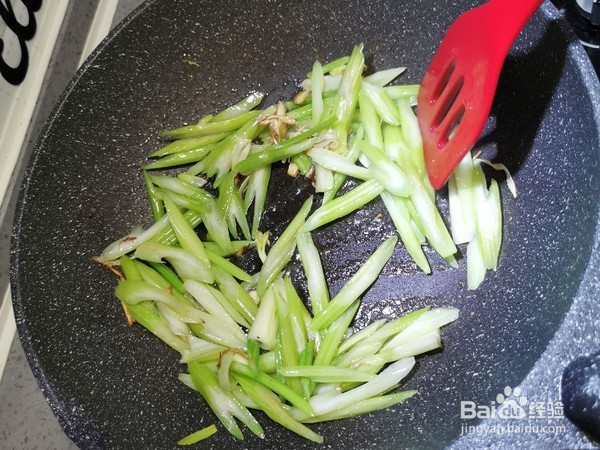 鸡胸肉炒芹菜