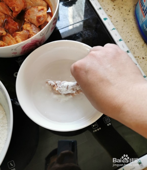 香酥炸鸡翅的做法