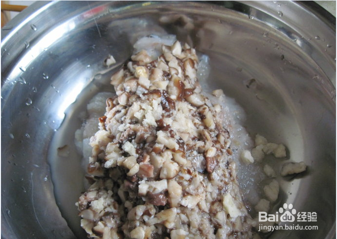 如何做出美味的红烧狮子头