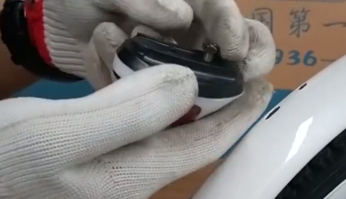 山地车车尾灯如何装啊