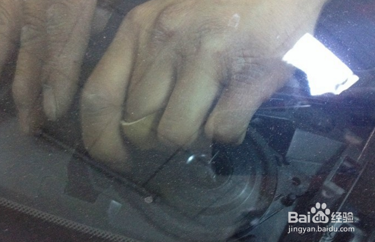 来给自己的车上更换一下新的音响试试效果