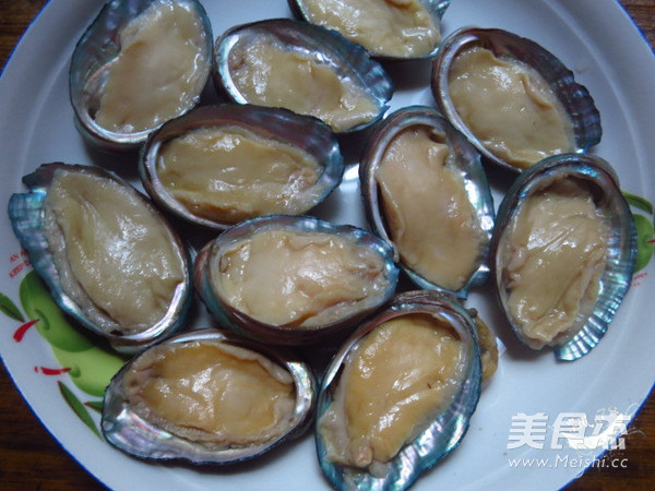 侯柱酱蒸鲍鱼