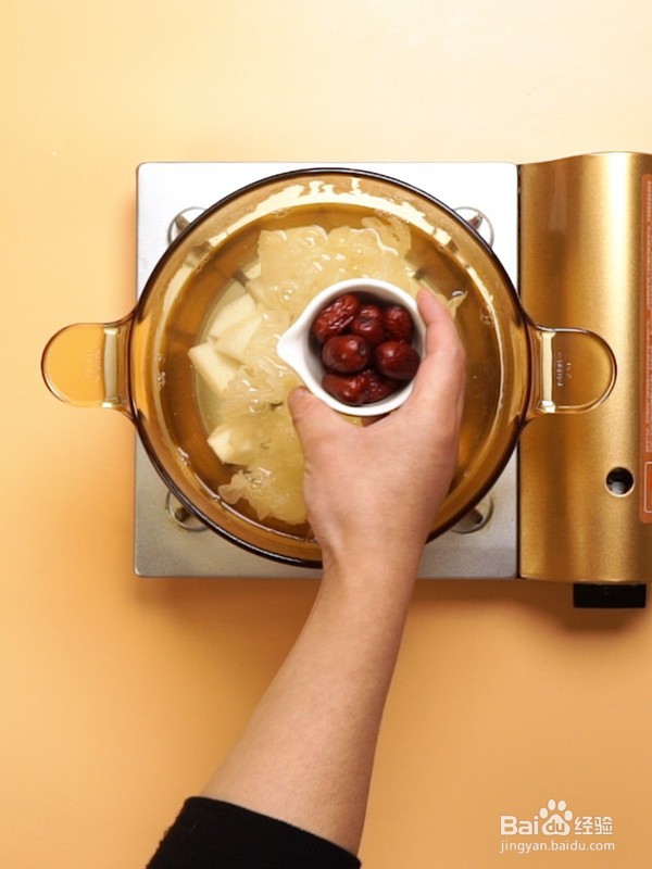 红枣银耳雪梨汤