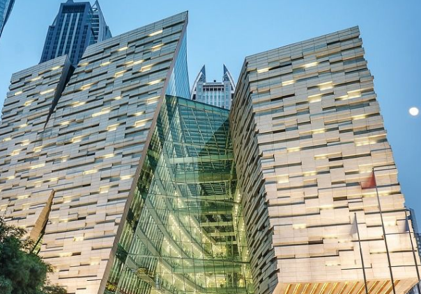 广州图书馆新馆（珠江新城）每日开放时间是几点到几点？周几闭关？节假日有没有不同？要具体一点的，不要