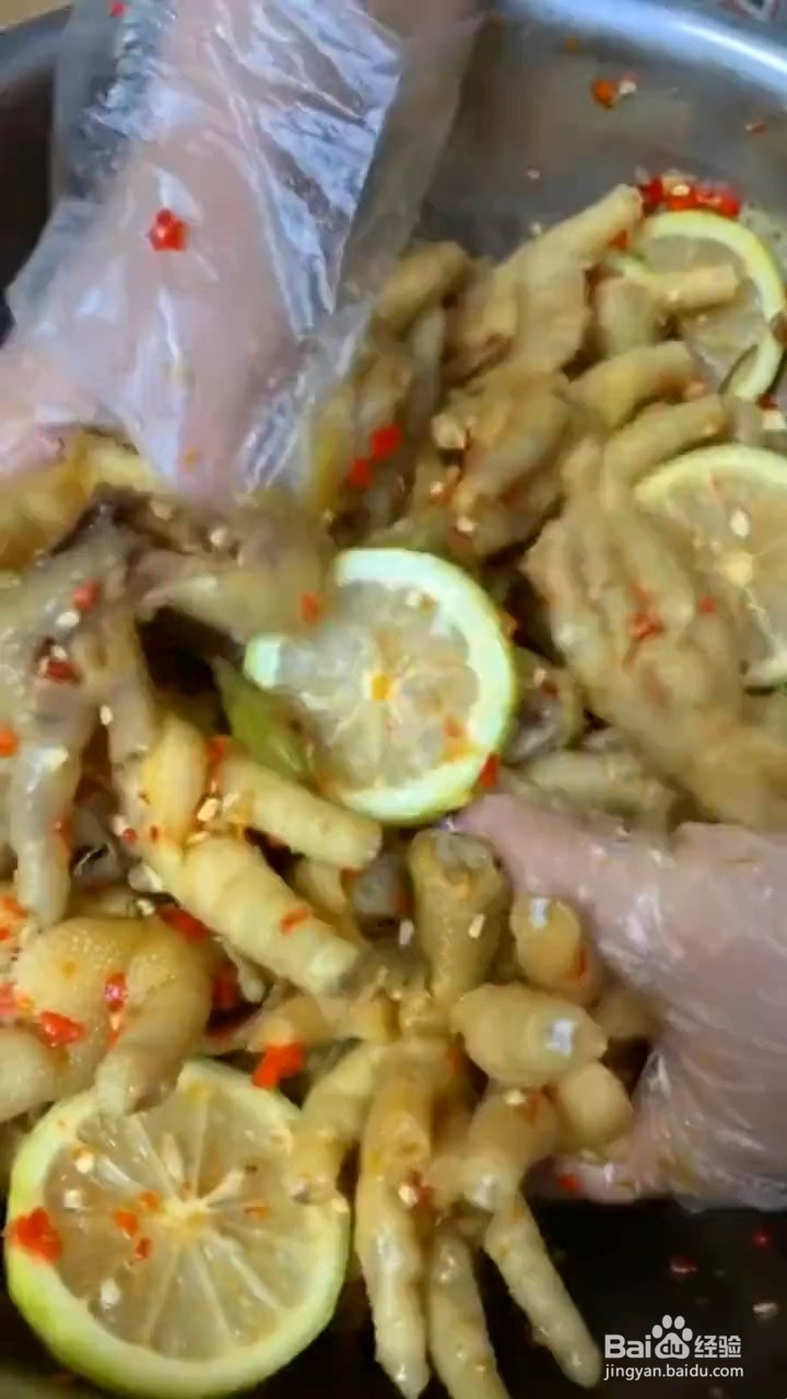 如何制作特色柠檬鸡爪
