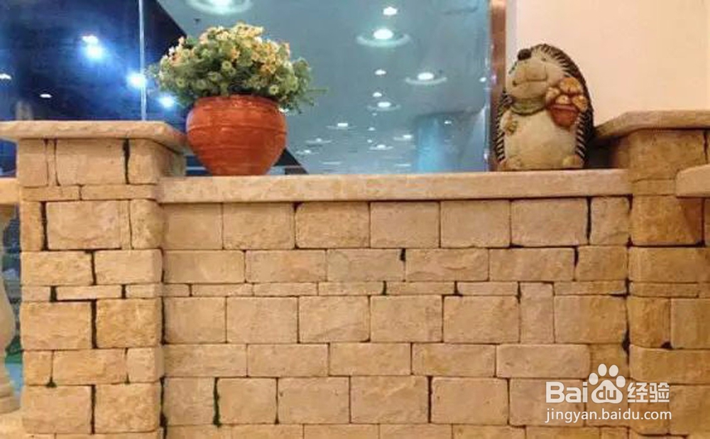 卧室门在中间怎么装修