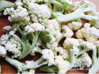 如何做虎皮蛋肉片炒花菜