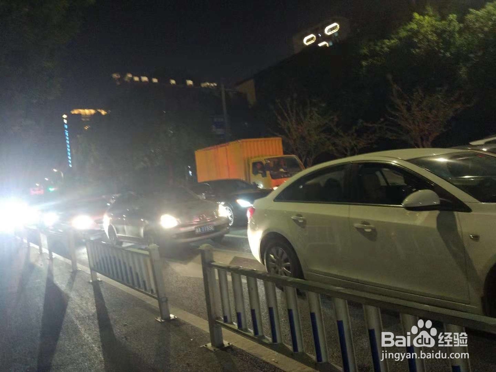 离公司上班10多公里，交通工具怎么办？