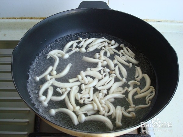 白玉菇炒腐竹的做法