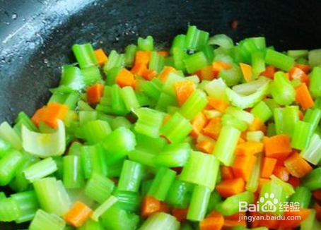 芹菜萝卜炒腊肠