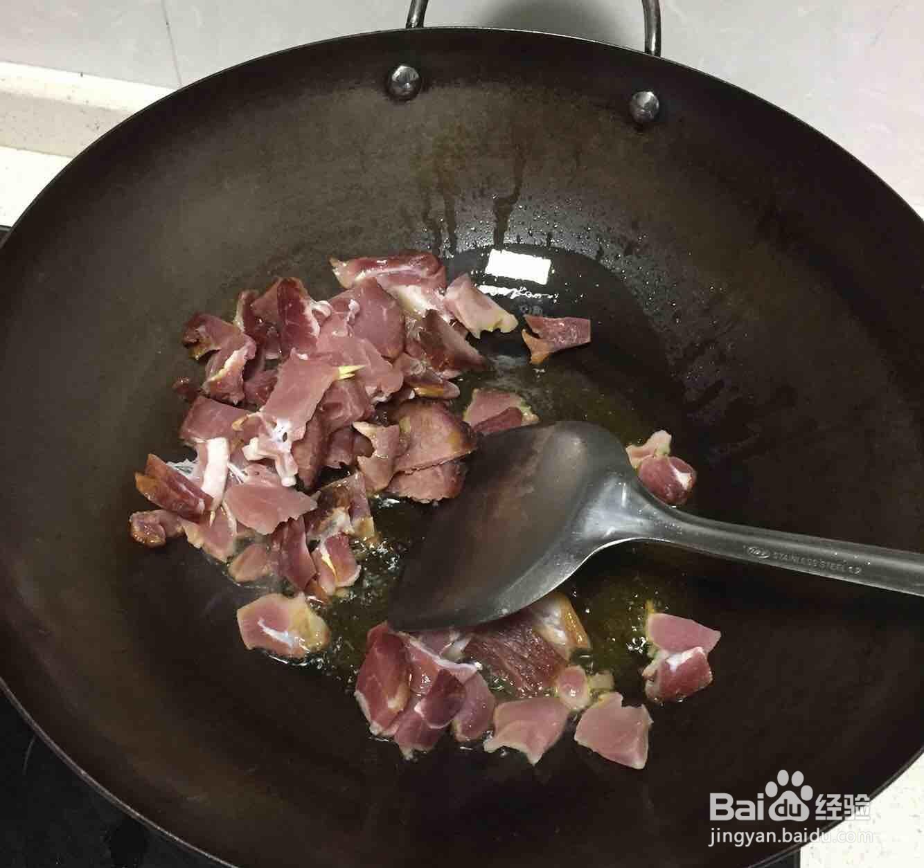 我来教你做出有胃口的腊肉土豆片