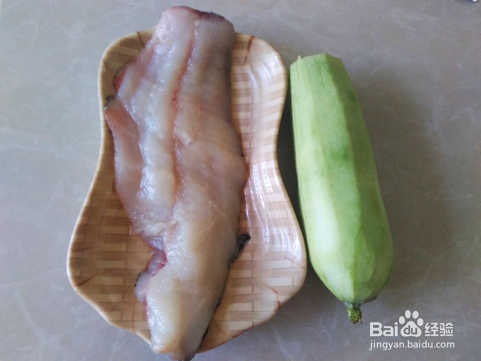 丝瓜和鱼丸这样滚汤，鲜美又好吃