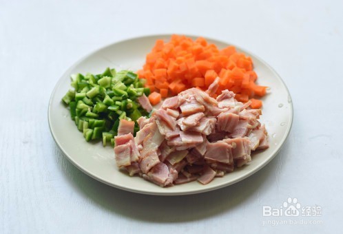 家常版培根炒饭是如何做的？