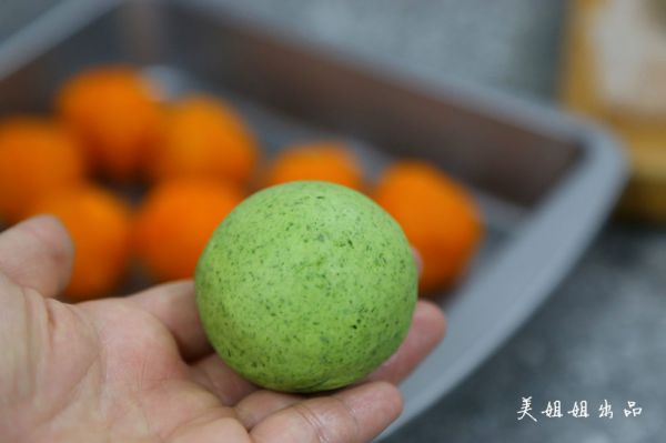 咸蛋黄肉松青团和红豆沙青团超级详细