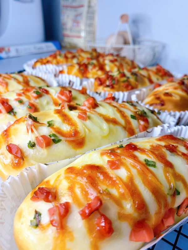 香葱肉松沙拉火腿肠面包