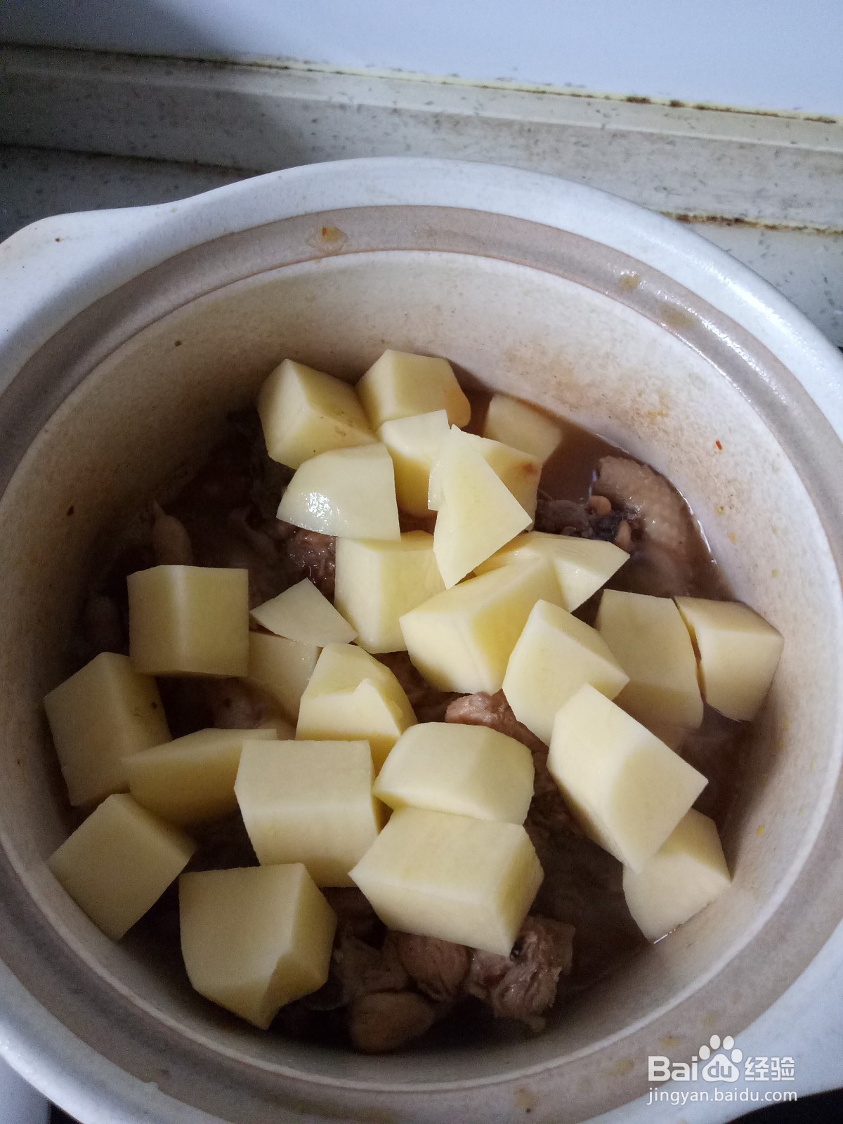 砂锅鸡子炖土豆